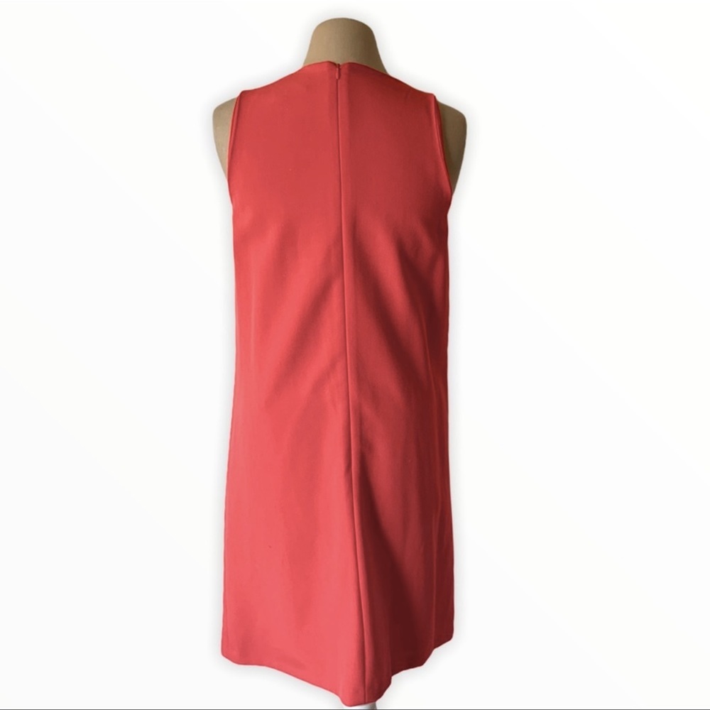 ✅NWT Tahari Levine Studio Bright Coral Scalloped Trim Shift Dress Sleeveless S 8 - Picture 2 of 4